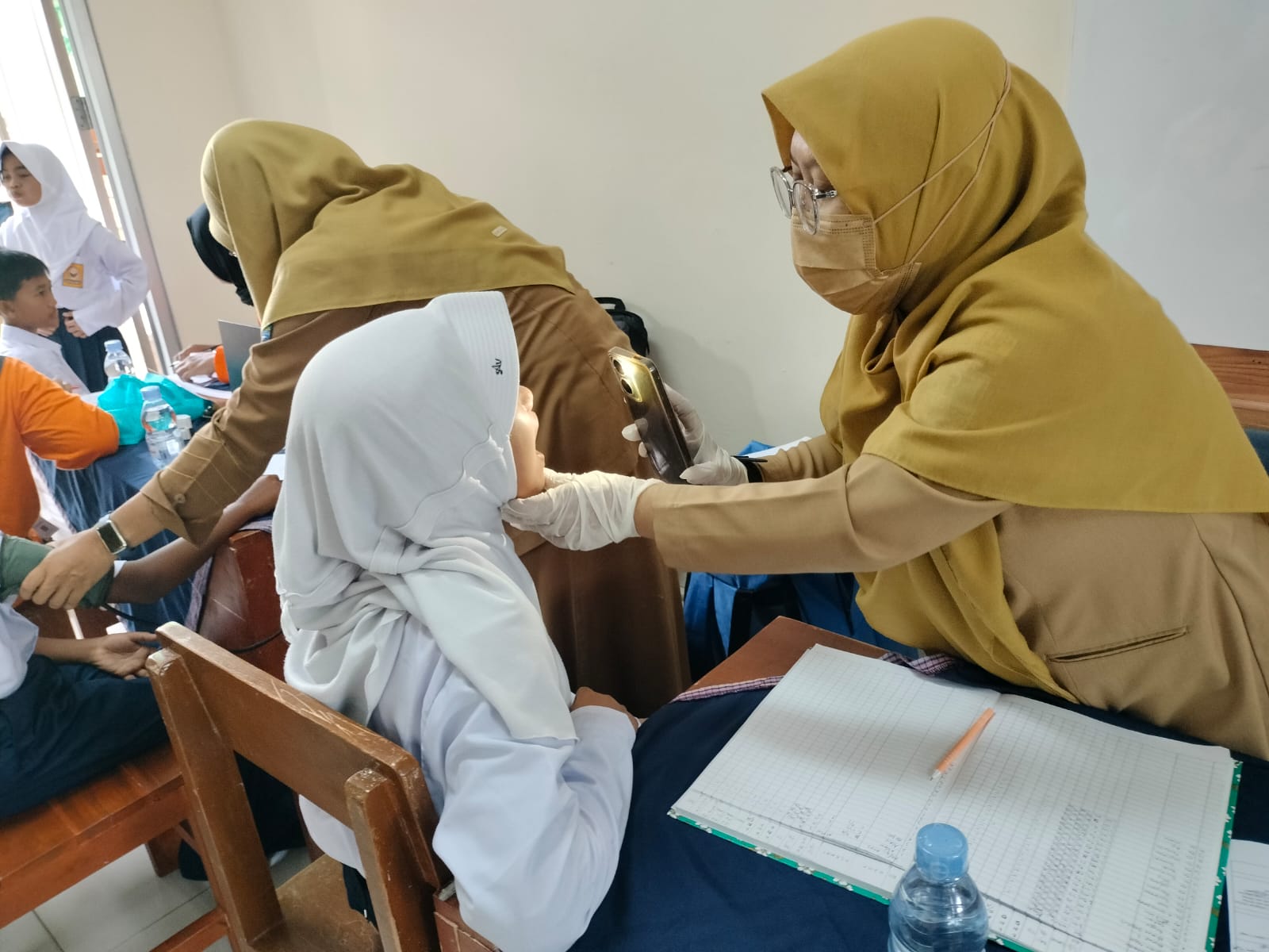 Sehat Awali Sekolah: Puskesmas Purwaharja Layani Cek Kesehatan Gratis untuk 105 Siswa Baru MTsN 3 Banjar